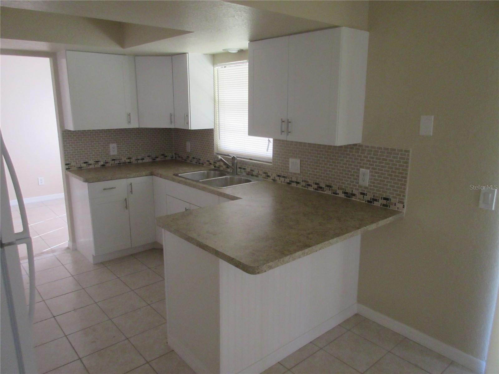 Image 2 of 9 For 979 Roseway Terrace Nw