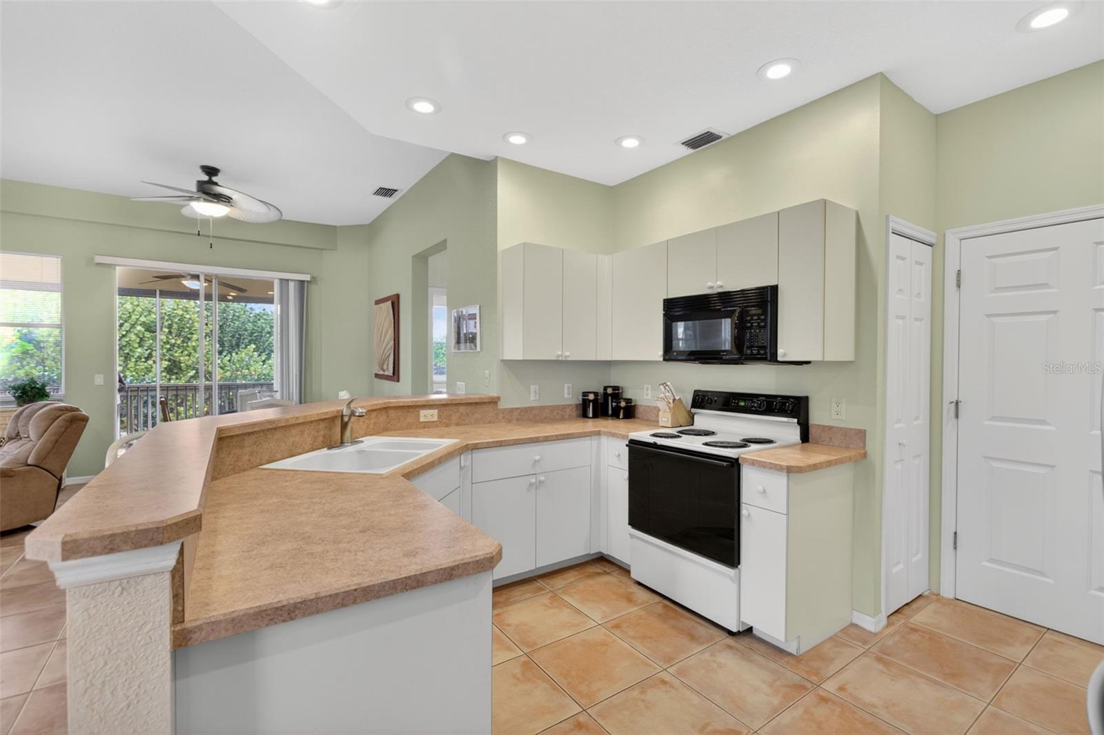 Image 4 of 45 For 3181 Matecumbe Key Road 31