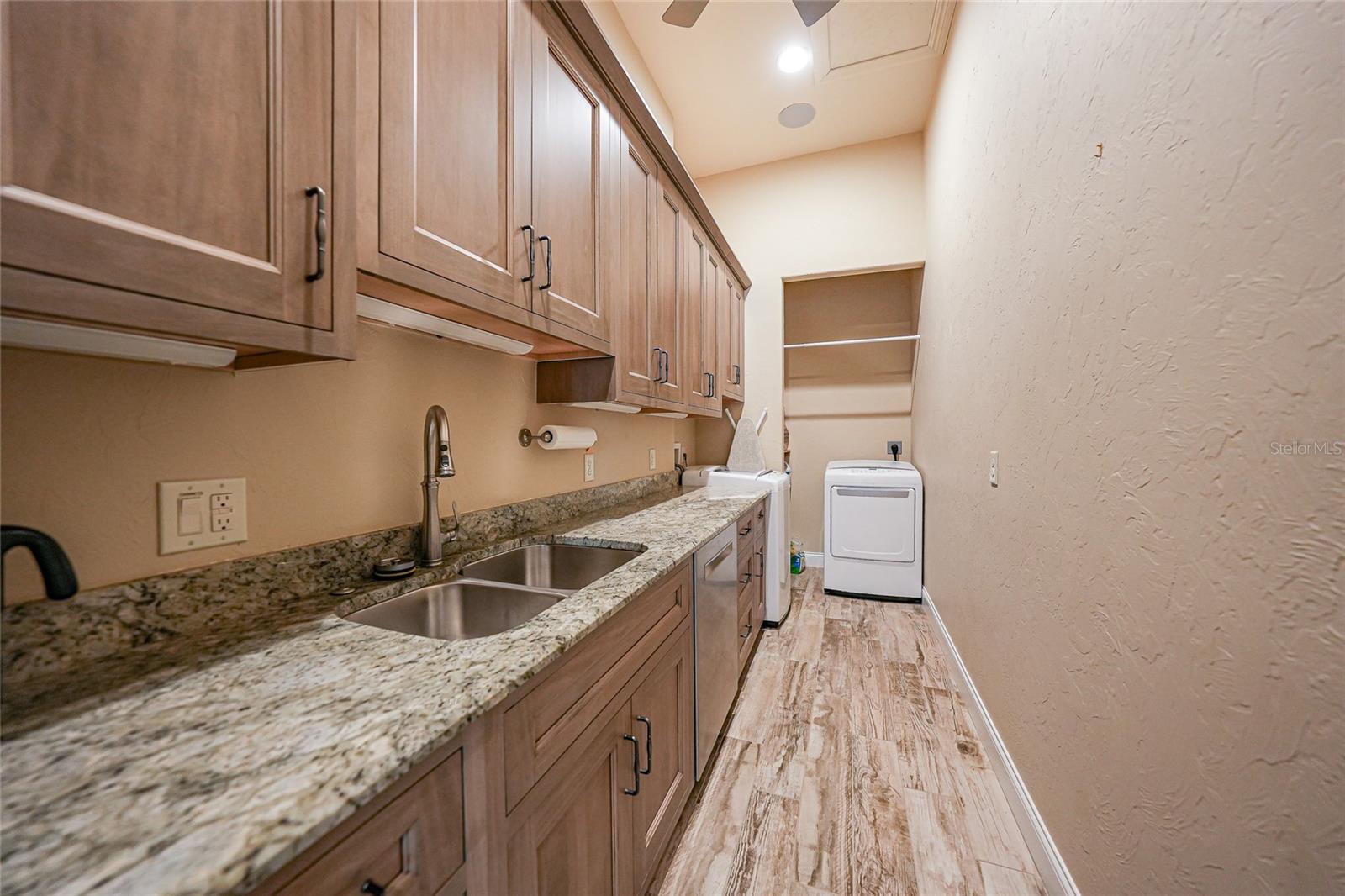 Image 58 of 76 For 166 Hibiscus Drive