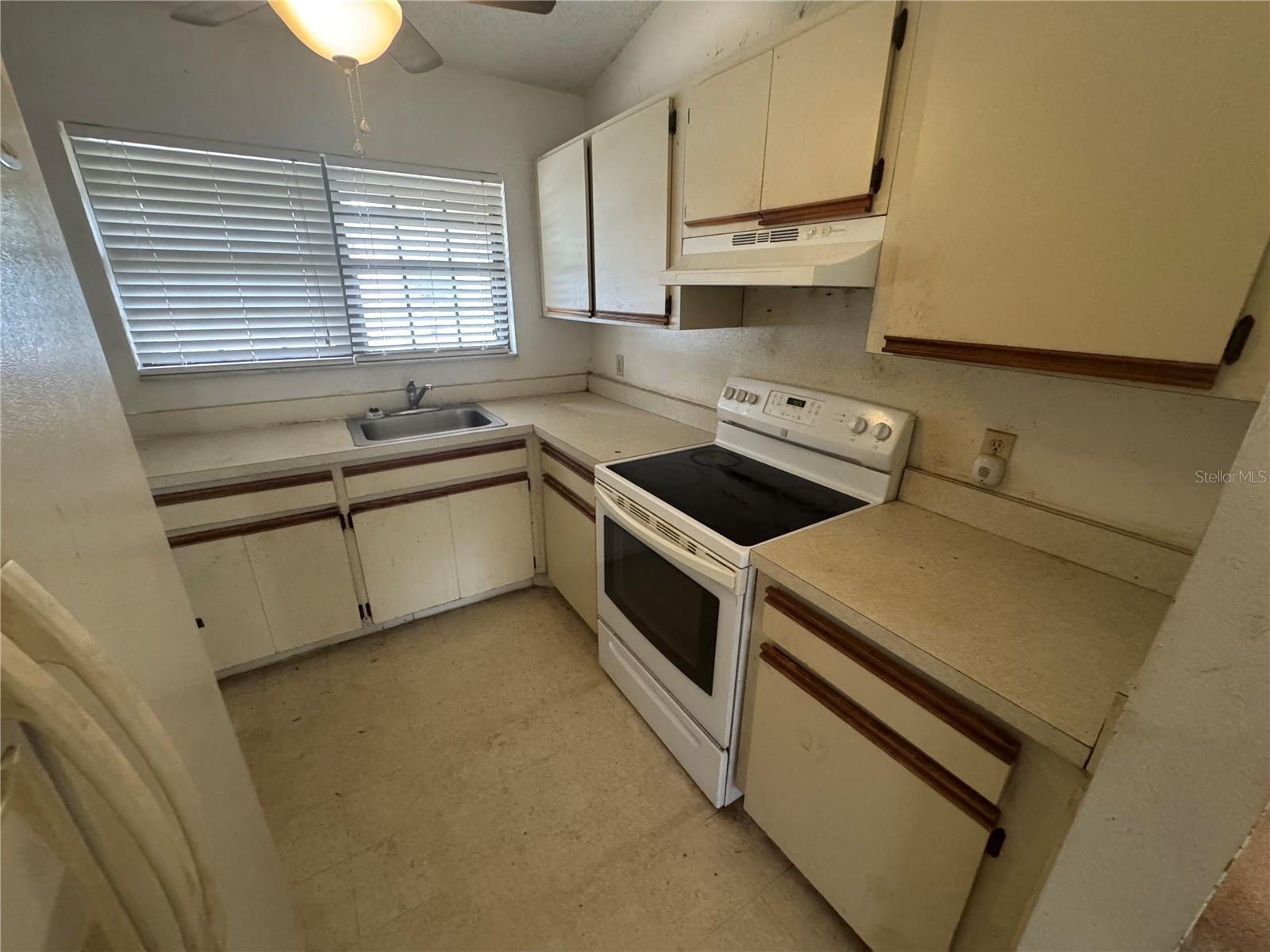 Image 2 of 13 For 1356 Corktree Circle