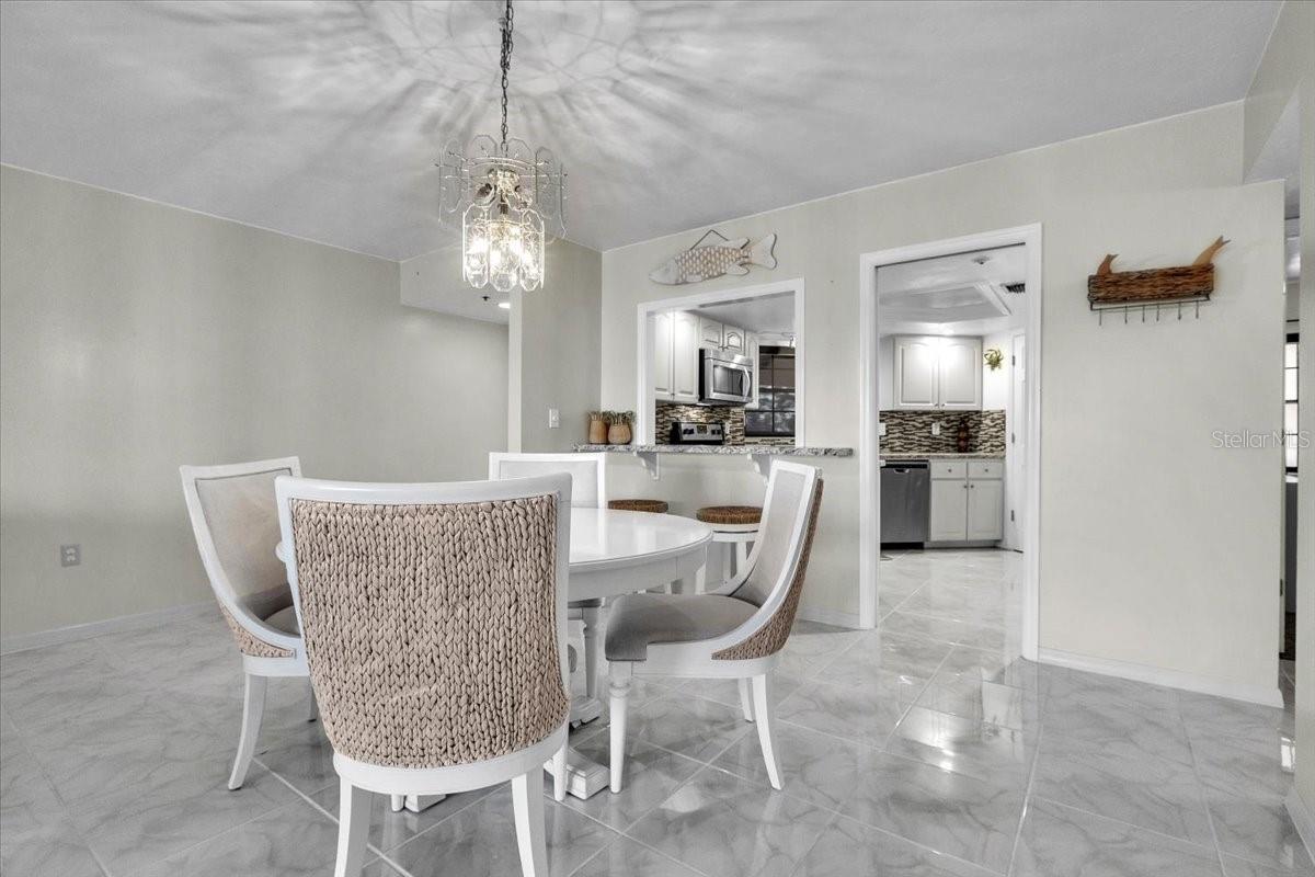 Image 10 of 47 For 23465 Harborview Road 624