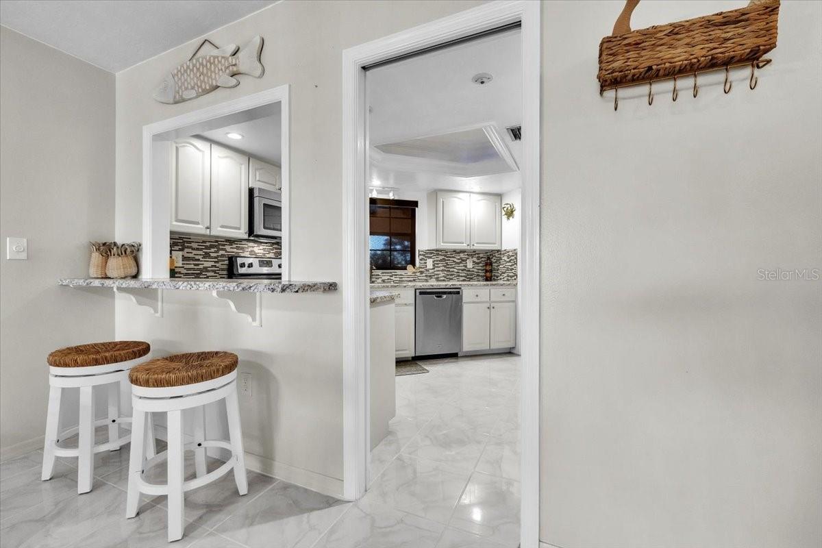 Image 11 of 47 For 23465 Harborview Road 624