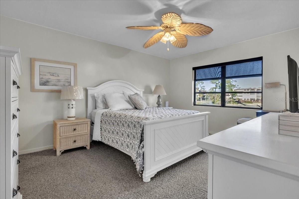 Image 18 of 47 For 23465 Harborview Road 624