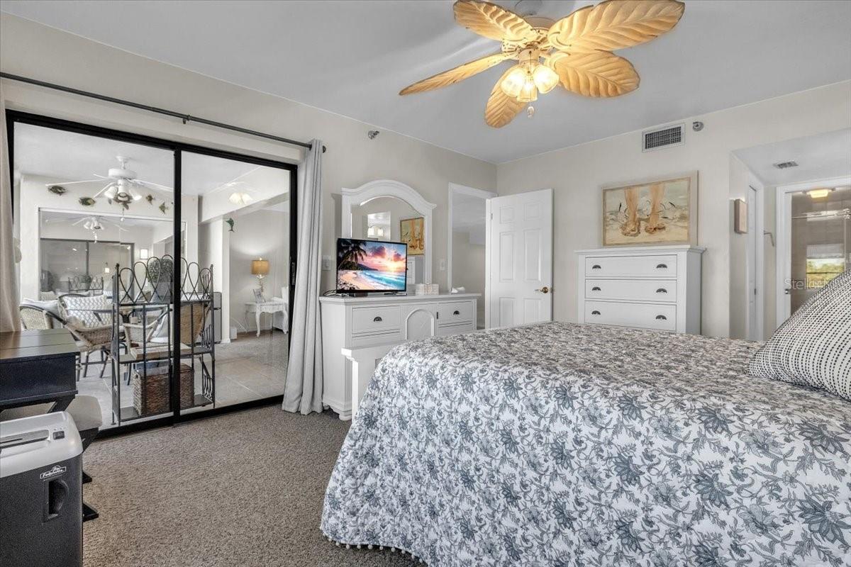 Image 20 of 47 For 23465 Harborview Road 624