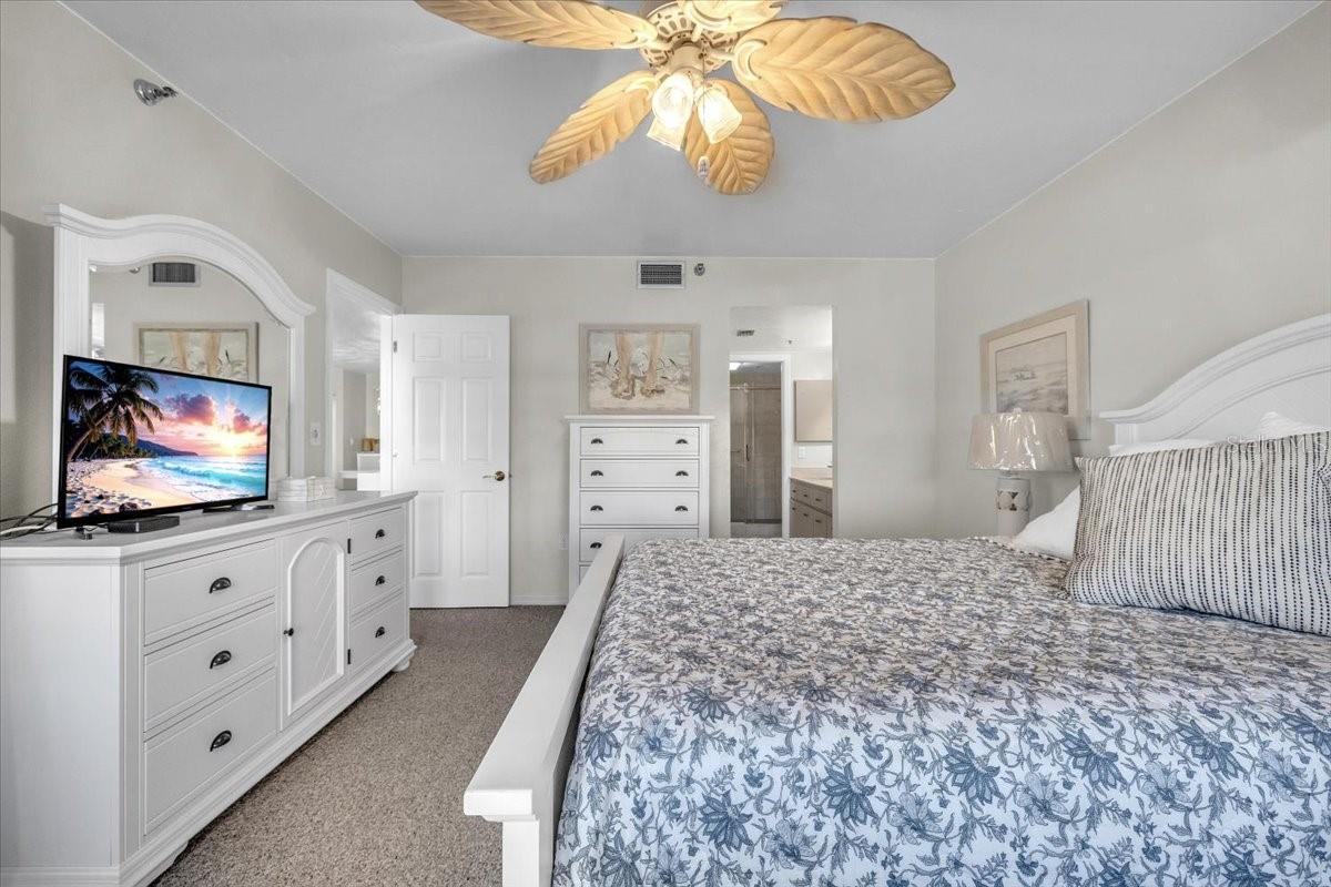 Image 21 of 47 For 23465 Harborview Road 624