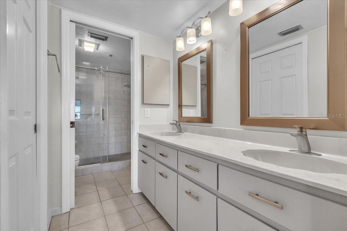 Image 22 of 47 For 23465 Harborview Road 624