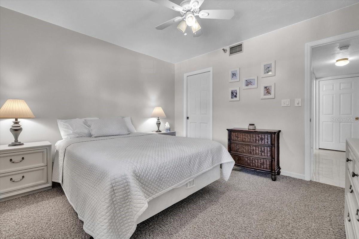 Image 25 of 47 For 23465 Harborview Road 624