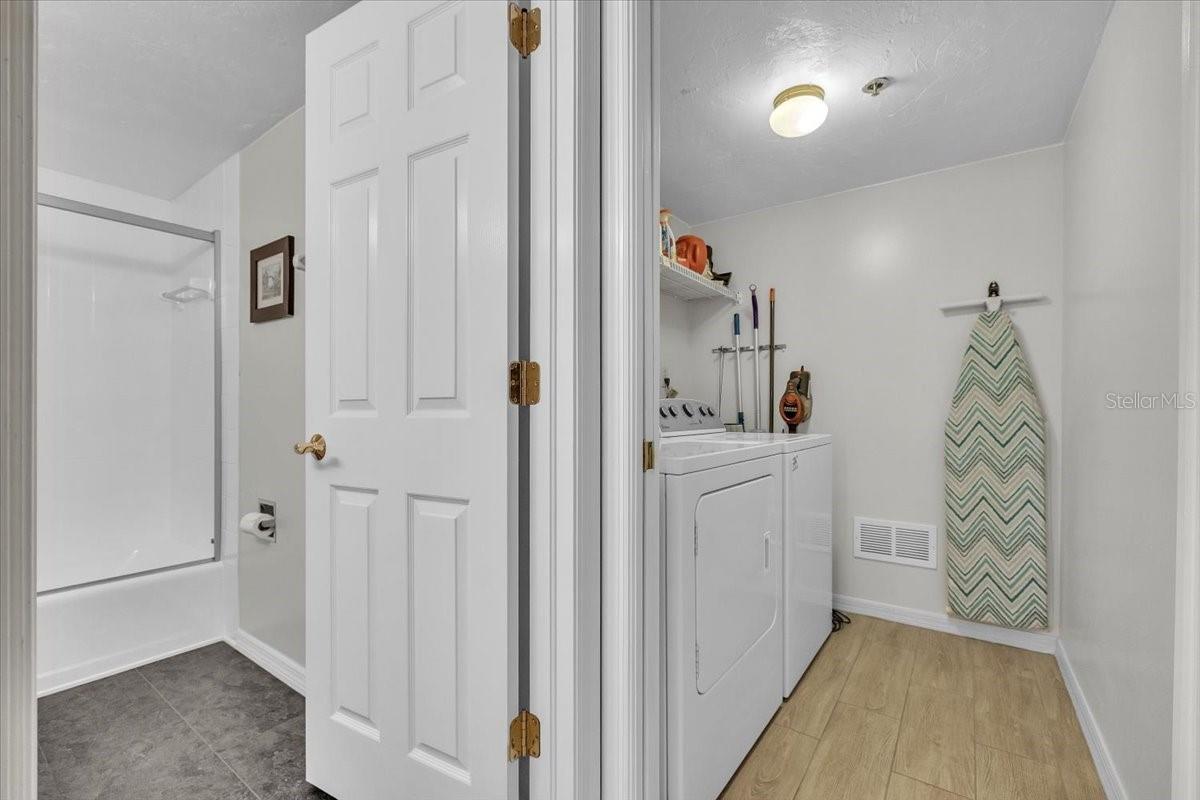 Image 27 of 47 For 23465 Harborview Road 624