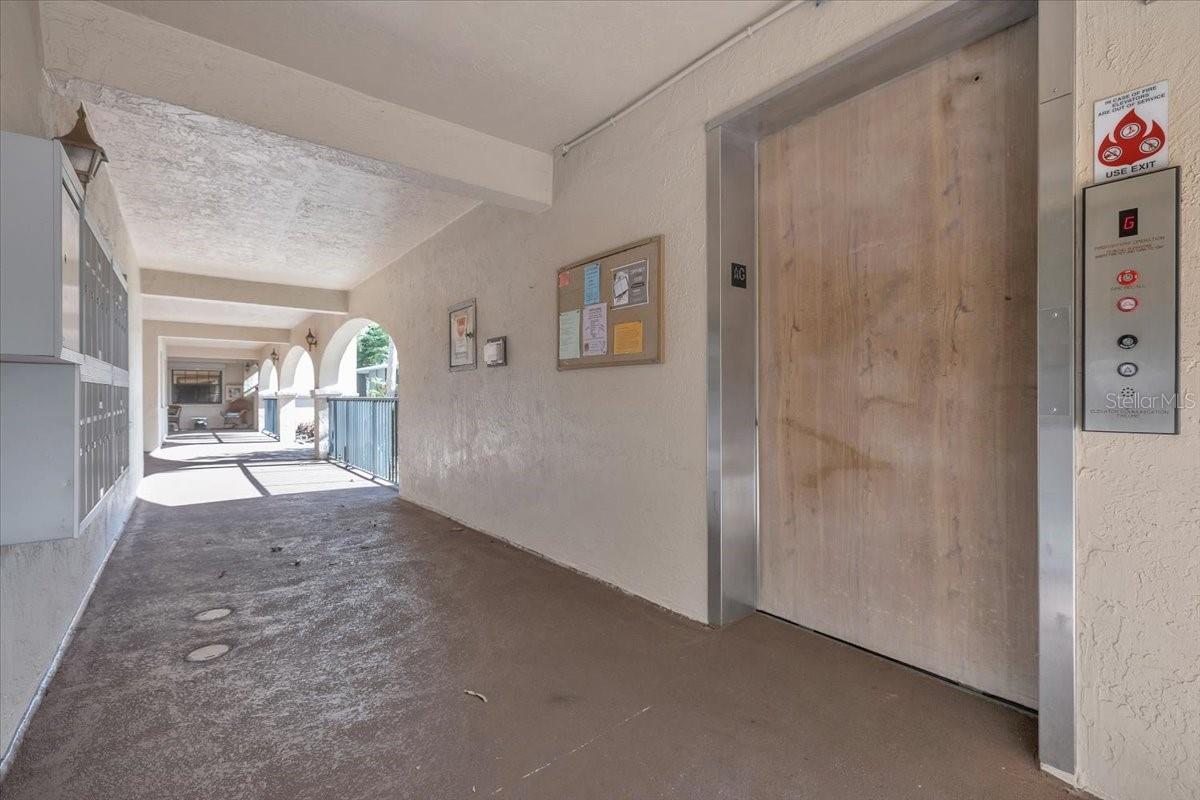 Image 33 of 47 For 23465 Harborview Road 624