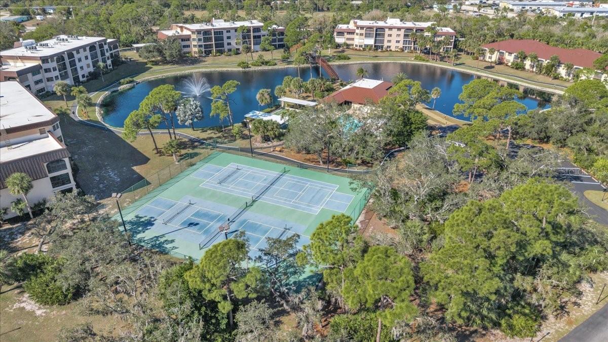 Image 43 of 47 For 23465 Harborview Road 624