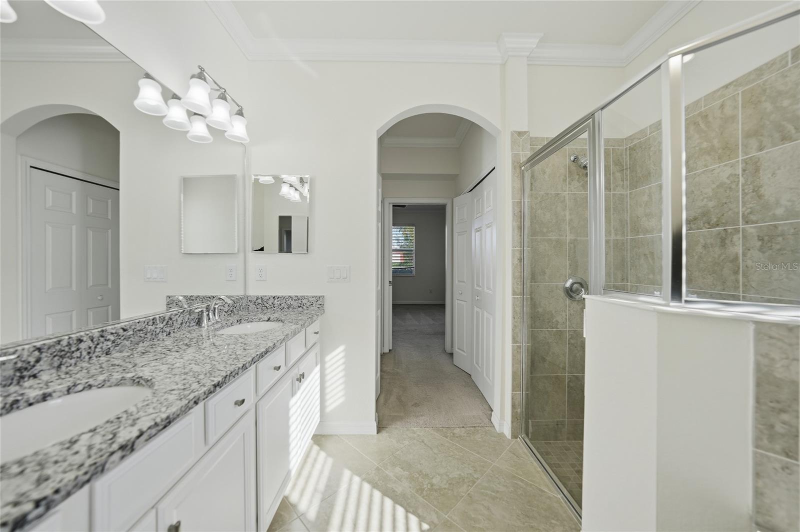 Image 22 of 53 For 17884 Wayside Bend