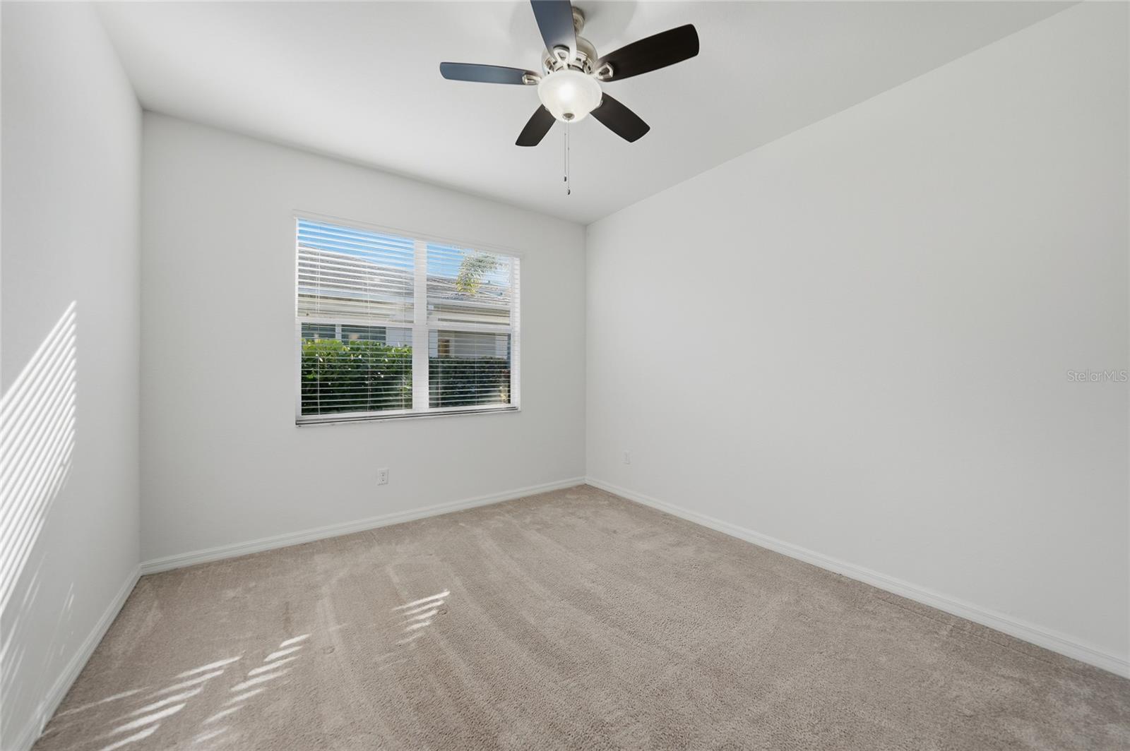 Image 27 of 53 For 17884 Wayside Bend