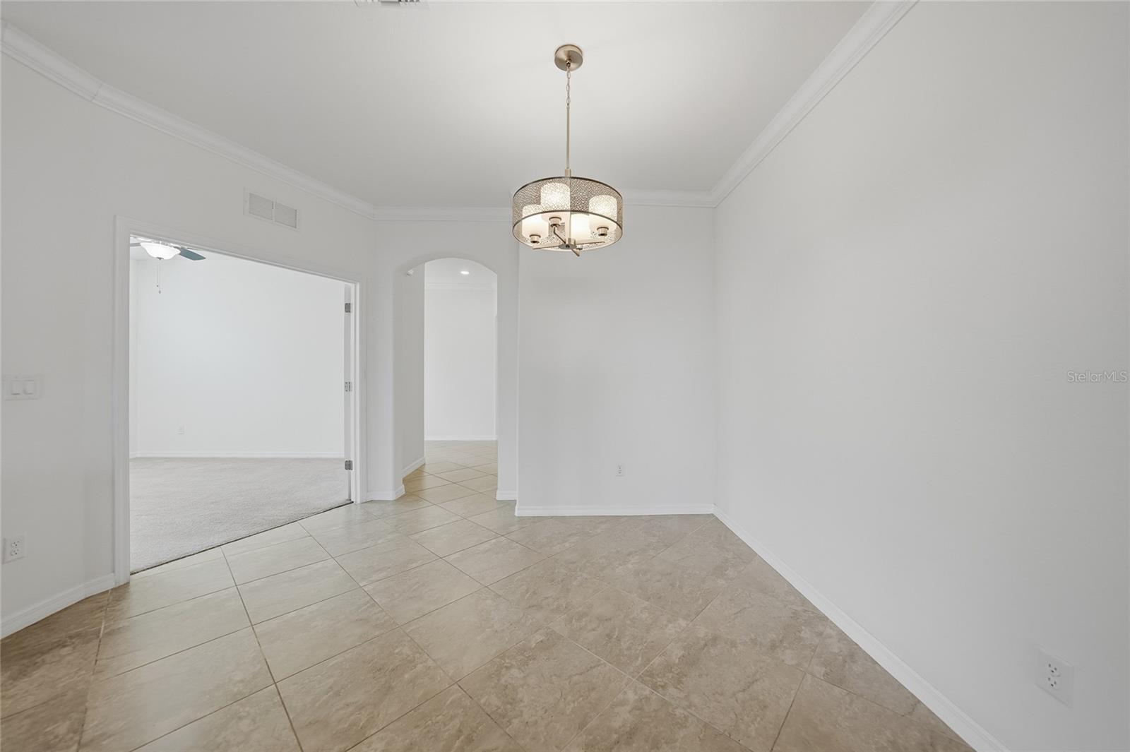 Image 8 of 53 For 17884 Wayside Bend