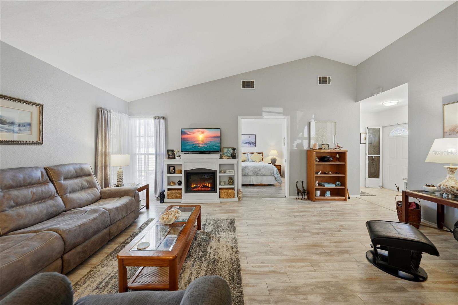 Image 8 of 34 For 5701 Mashie Circle 1