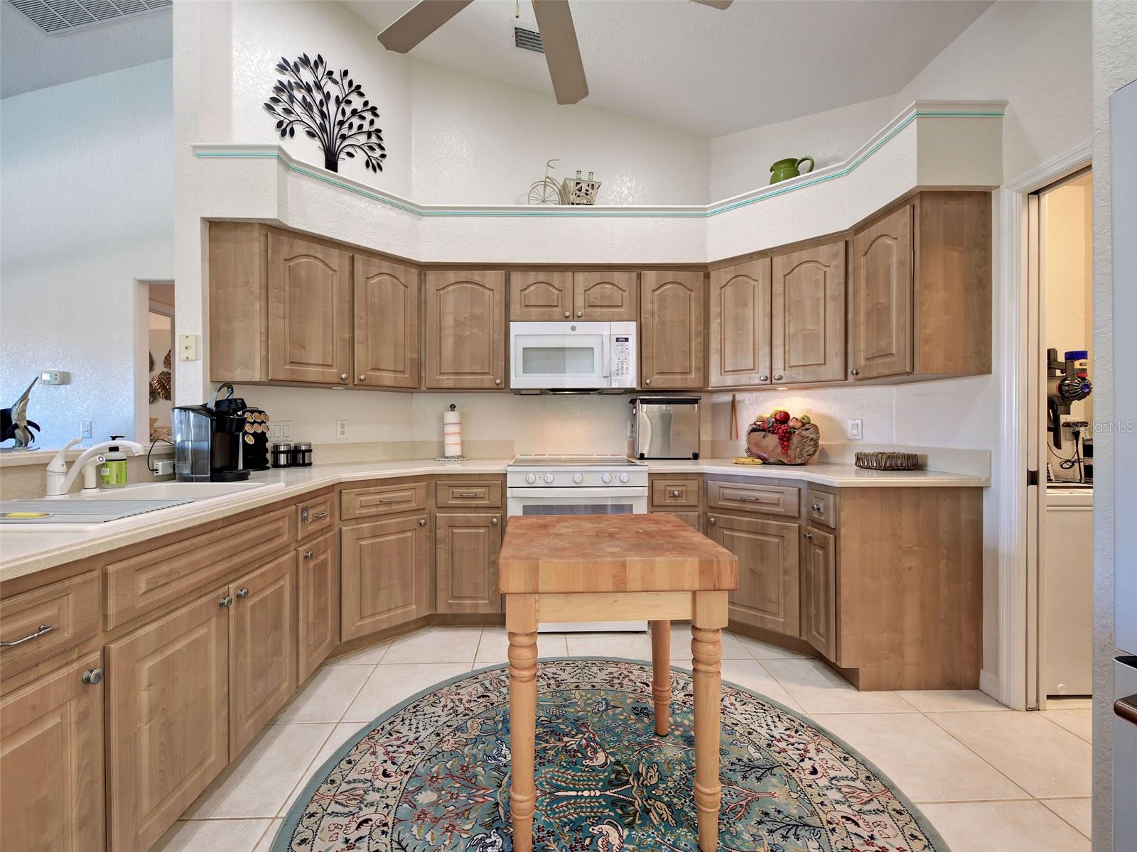 Image 29 of 81 For 77 Medalist Road