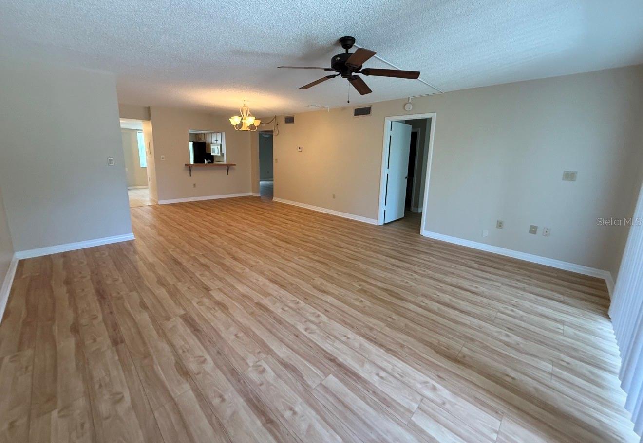 Image 3 of 9 For 513 Marion Avenue 2