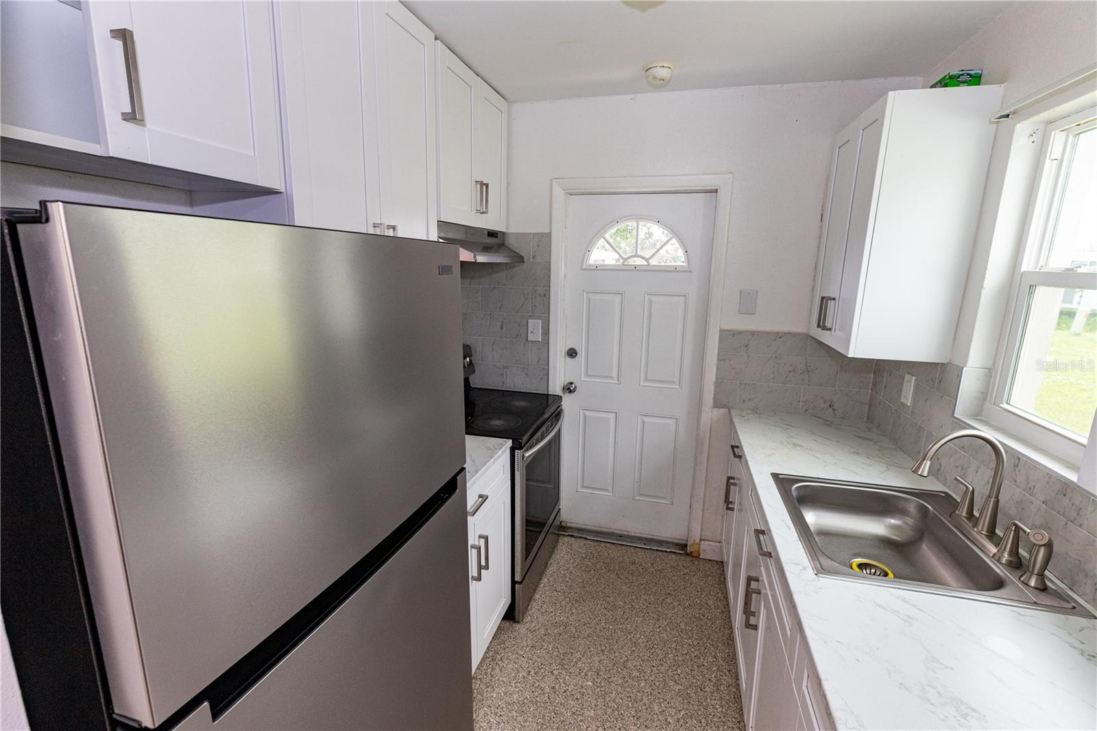 Image 4 of 14 For 21043 Bersell Avenue