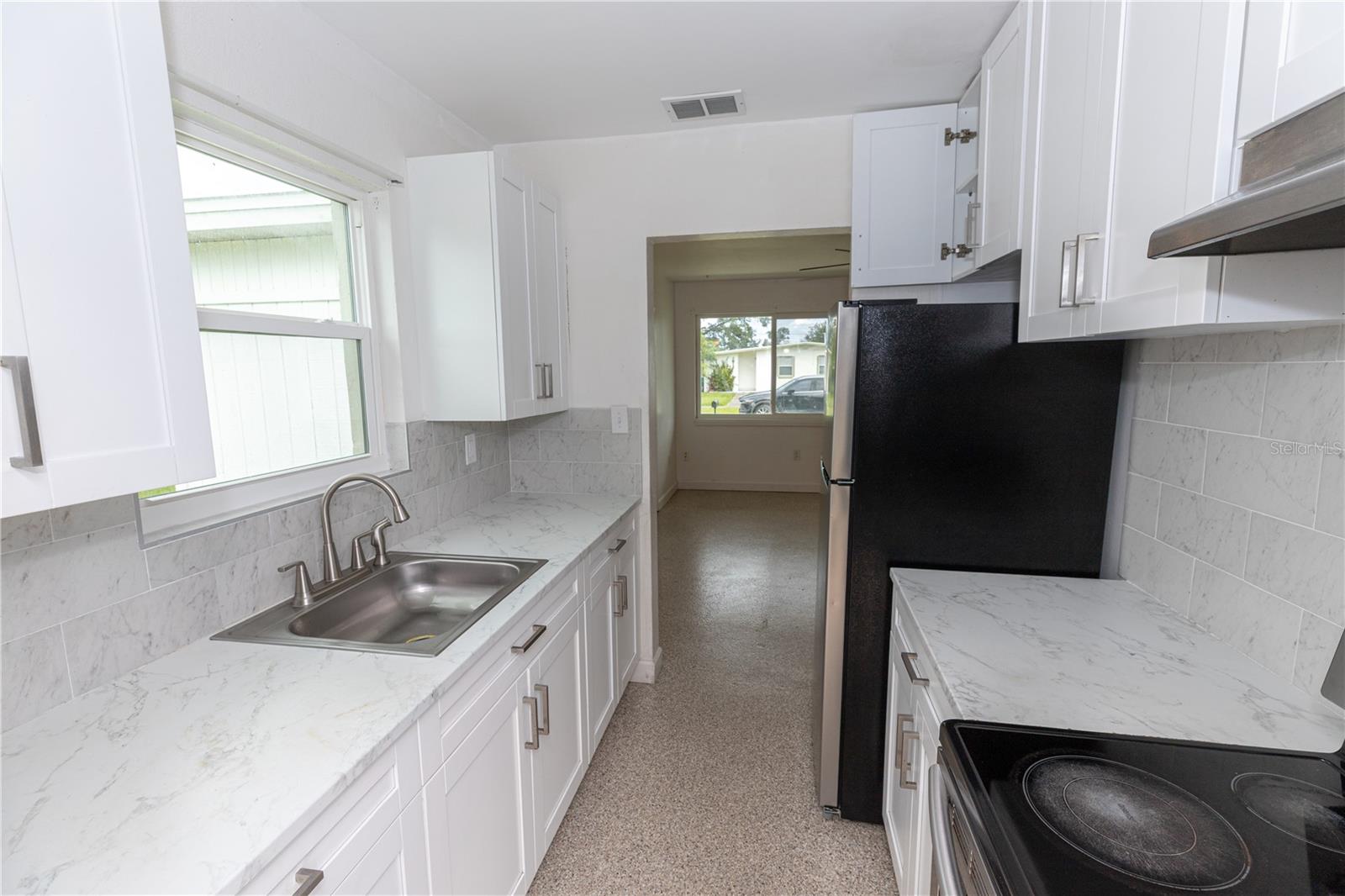 Image 5 of 14 For 21043 Bersell Avenue