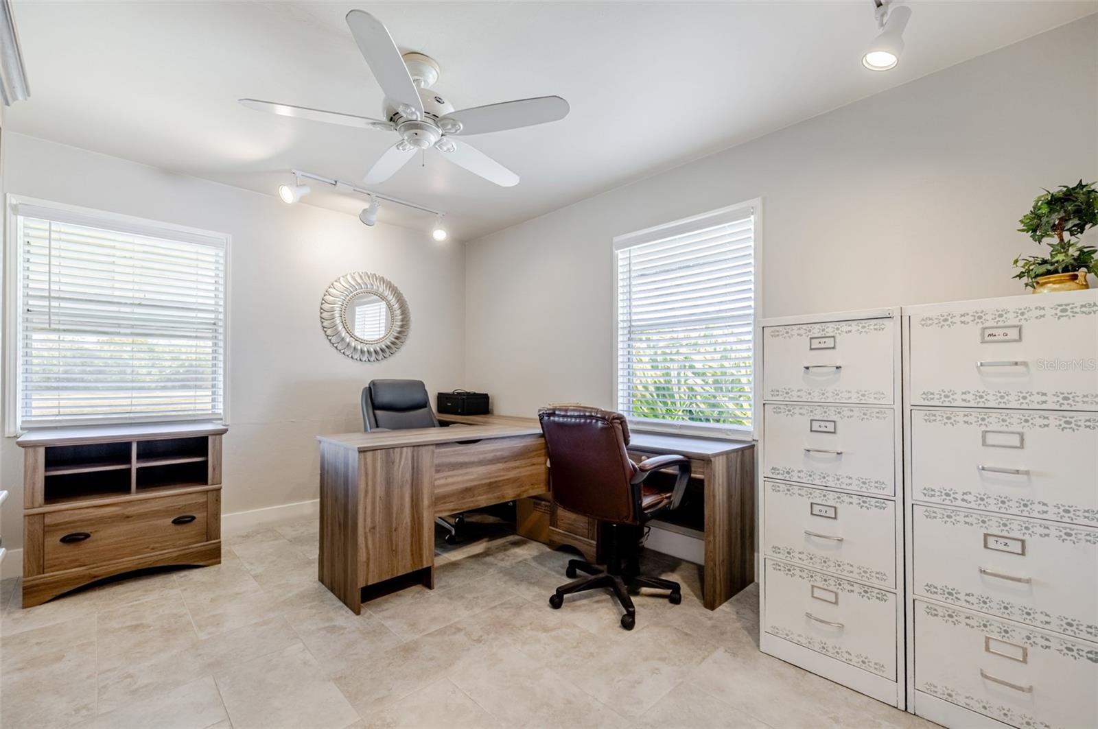 Image 16 of 38 For 164 Pondella Road