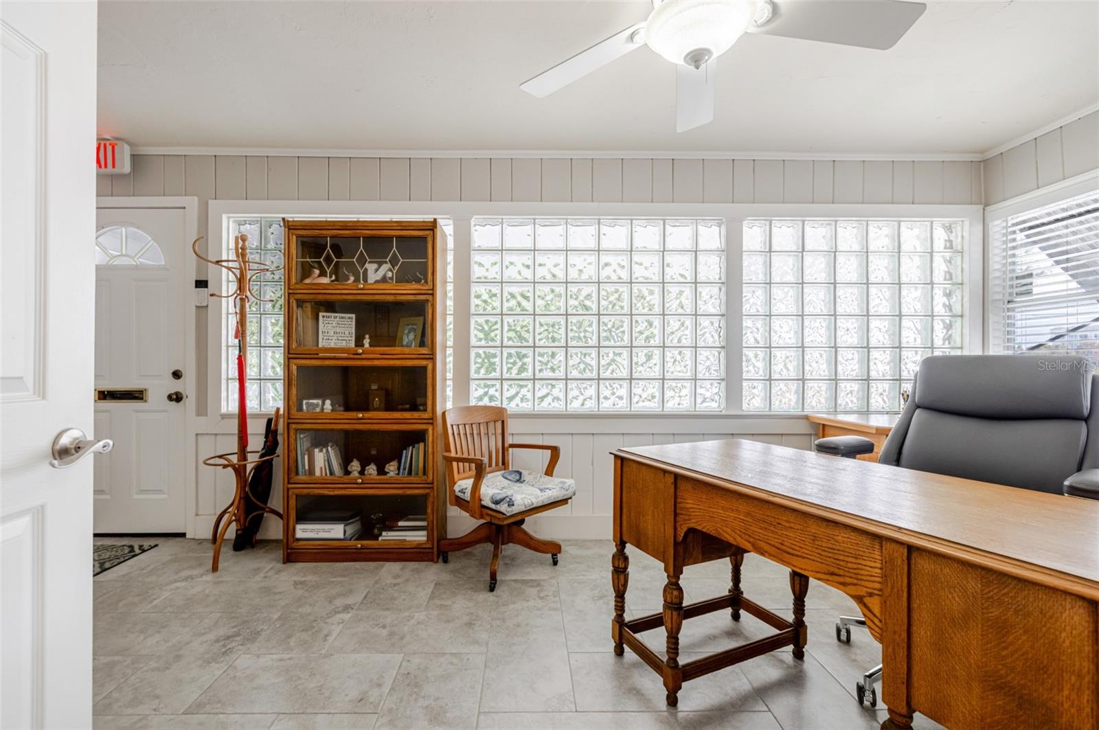 Image 21 of 38 For 164 Pondella Road