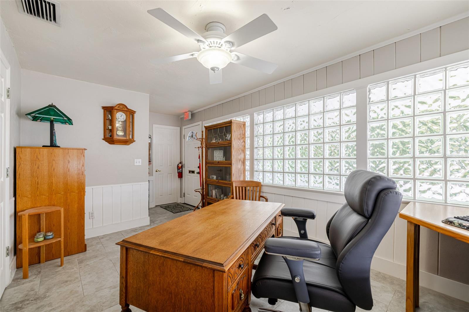 Image 22 of 38 For 164 Pondella Road