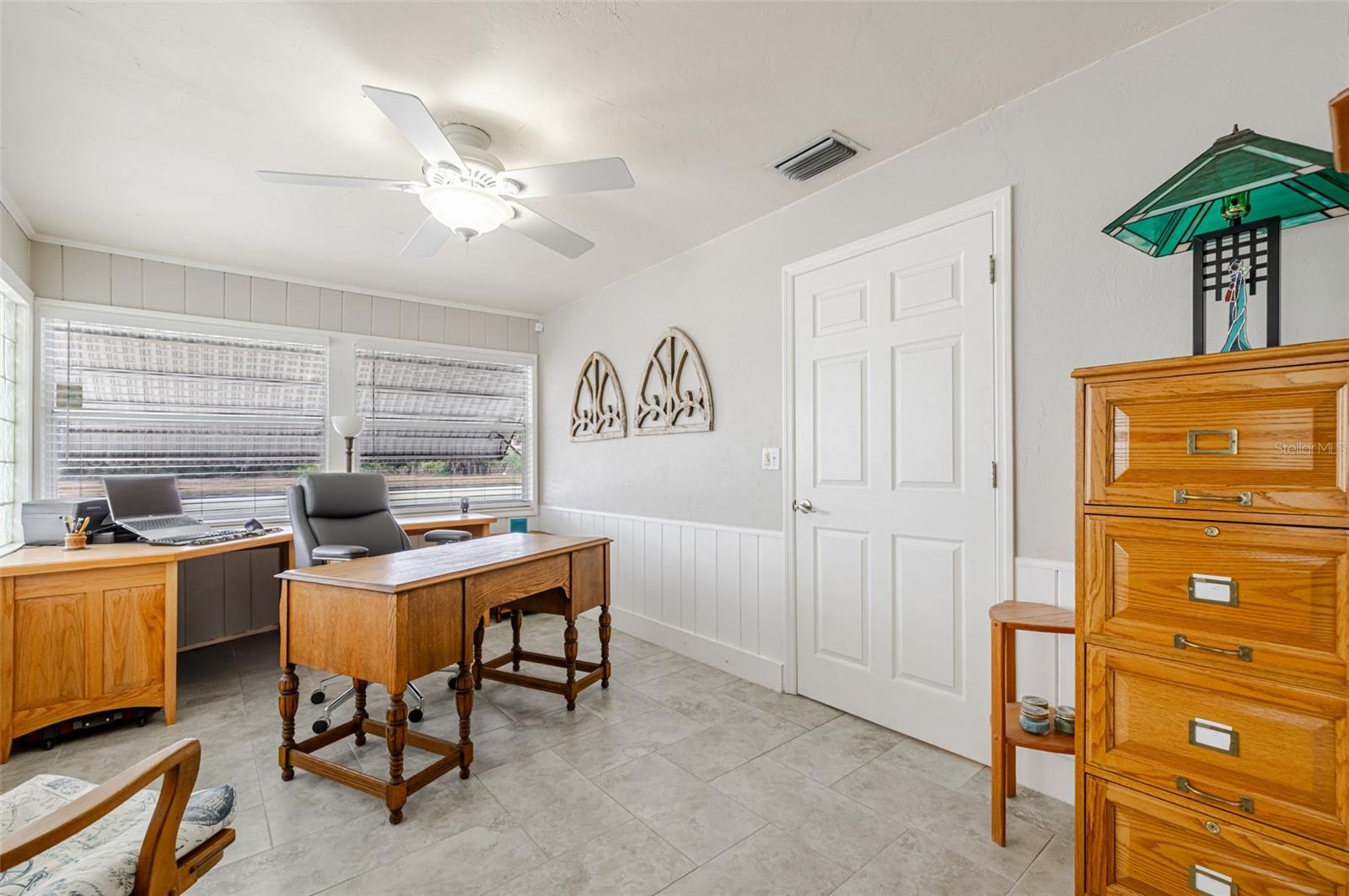 Image 23 of 38 For 164 Pondella Road