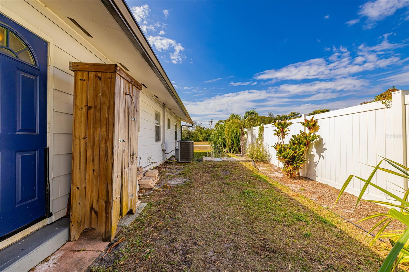 Image 27 of 38 For 164 Pondella Road