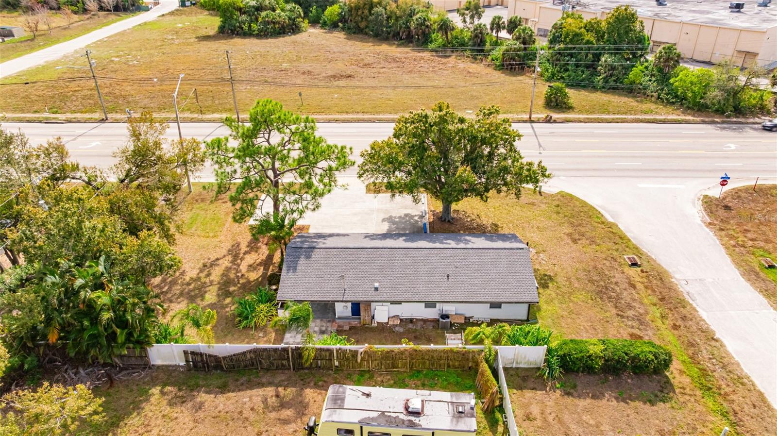 Image 30 of 38 For 164 Pondella Road