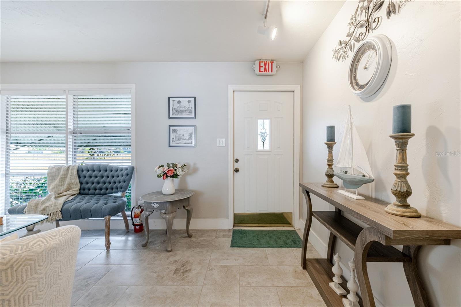 Image 5 of 38 For 164 Pondella Road