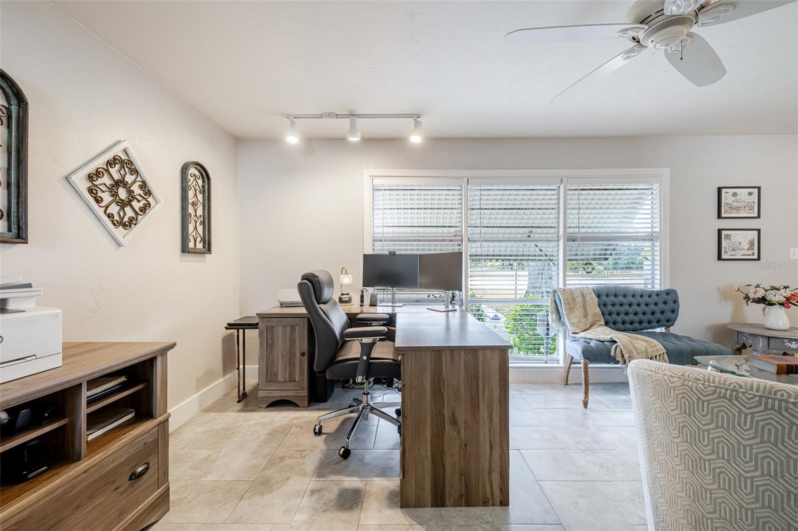 Image 9 of 38 For 164 Pondella Road