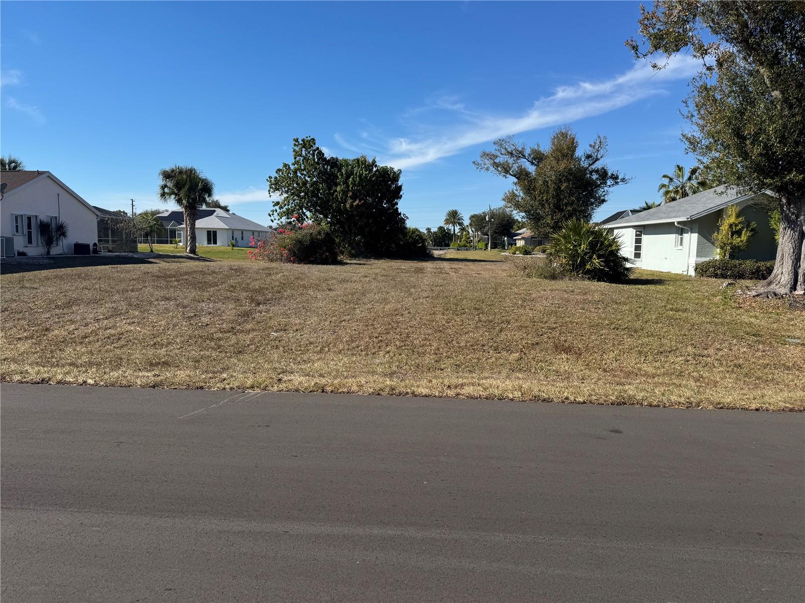 Image 3 of 7 For 270 Broadmoor Lane