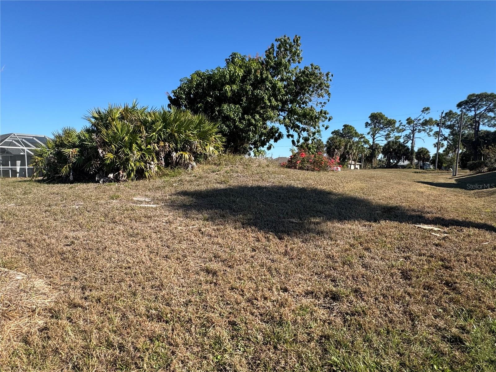 Image 4 of 7 For 270 Broadmoor Lane