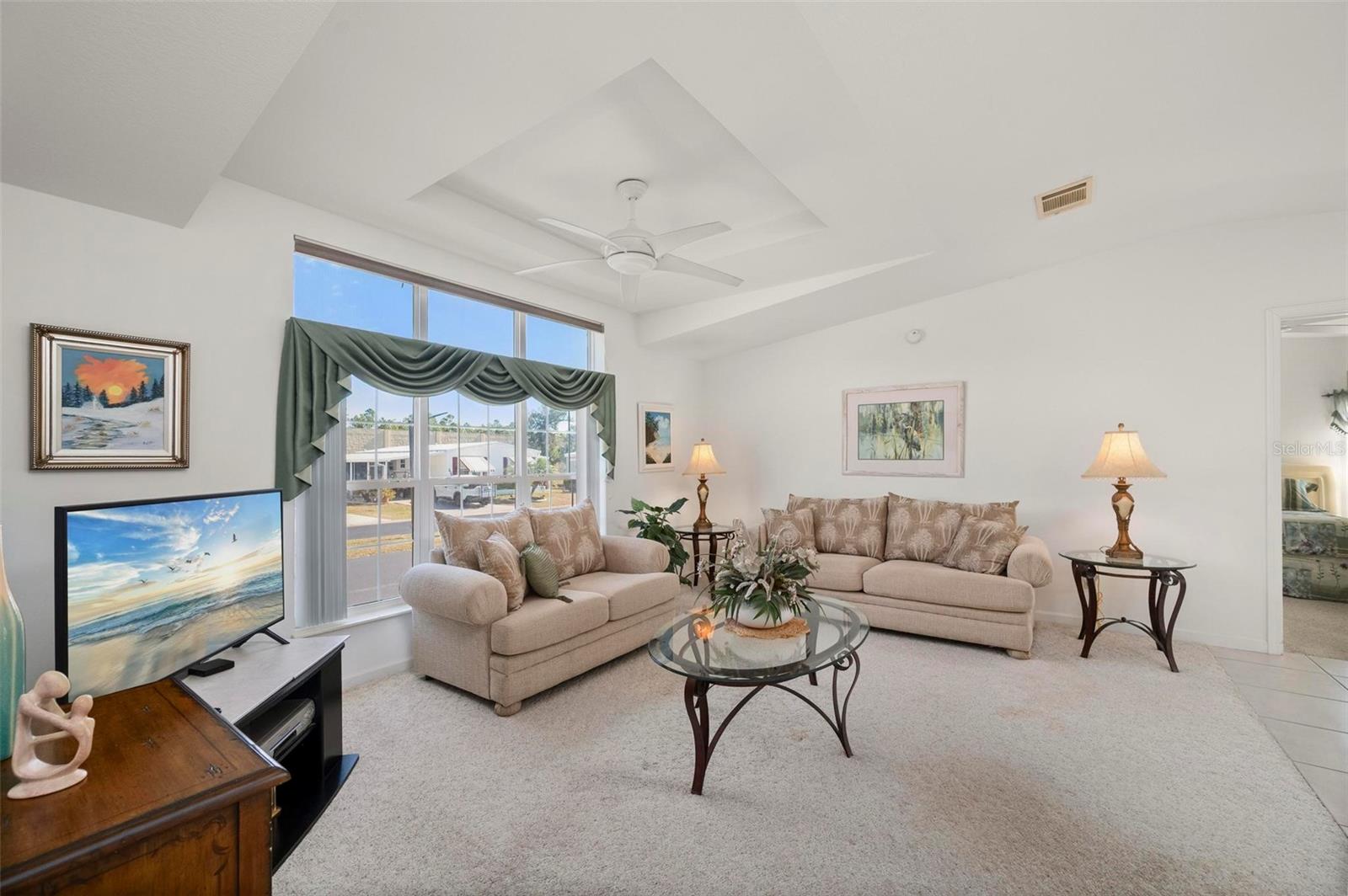 Image 10 of 56 For 1000 Kings Highway 413