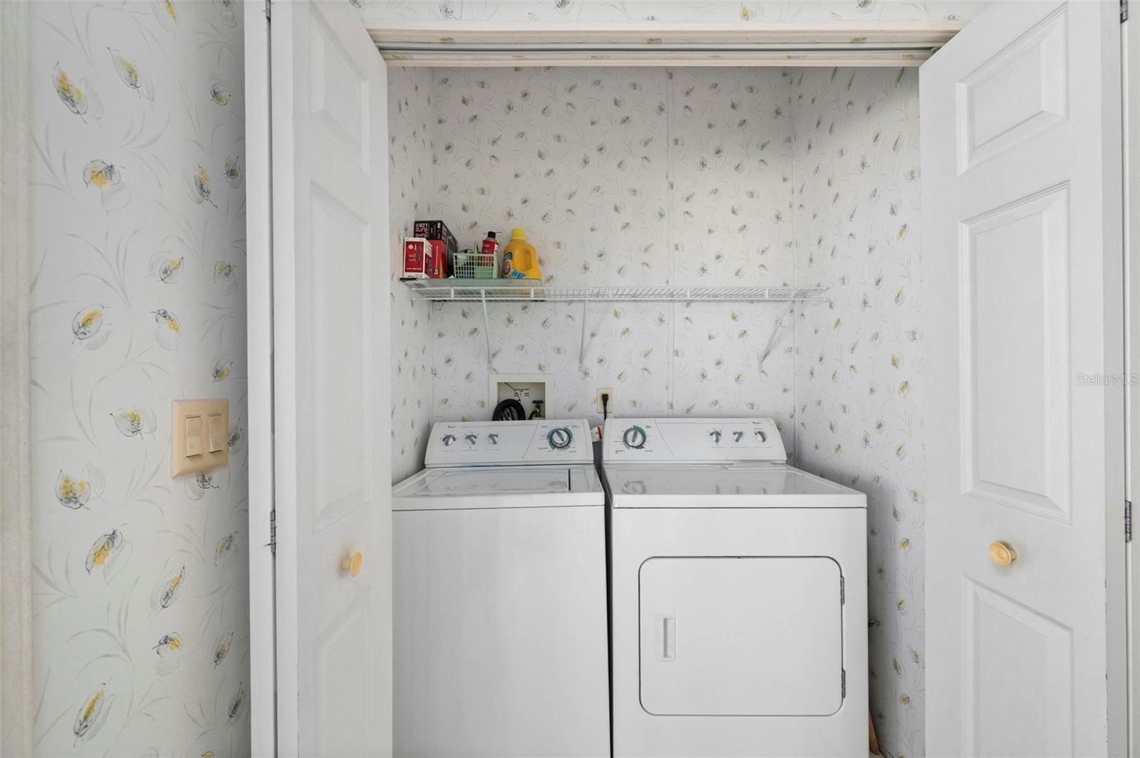 Image 16 of 56 For 1000 Kings Highway 413