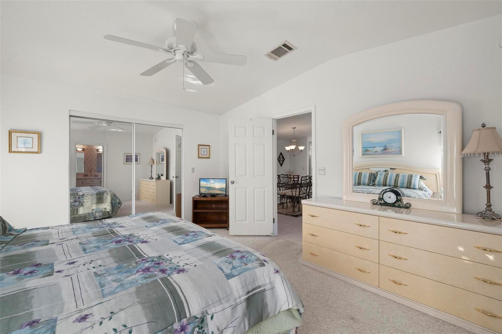 Image 20 of 56 For 1000 Kings Highway 413