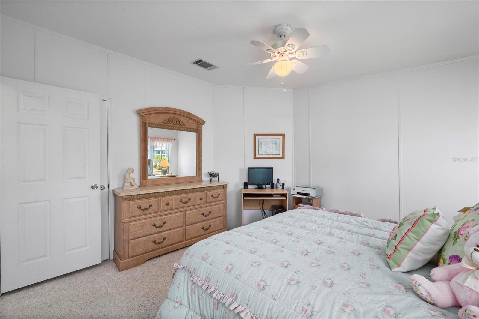 Image 24 of 56 For 1000 Kings Highway 413