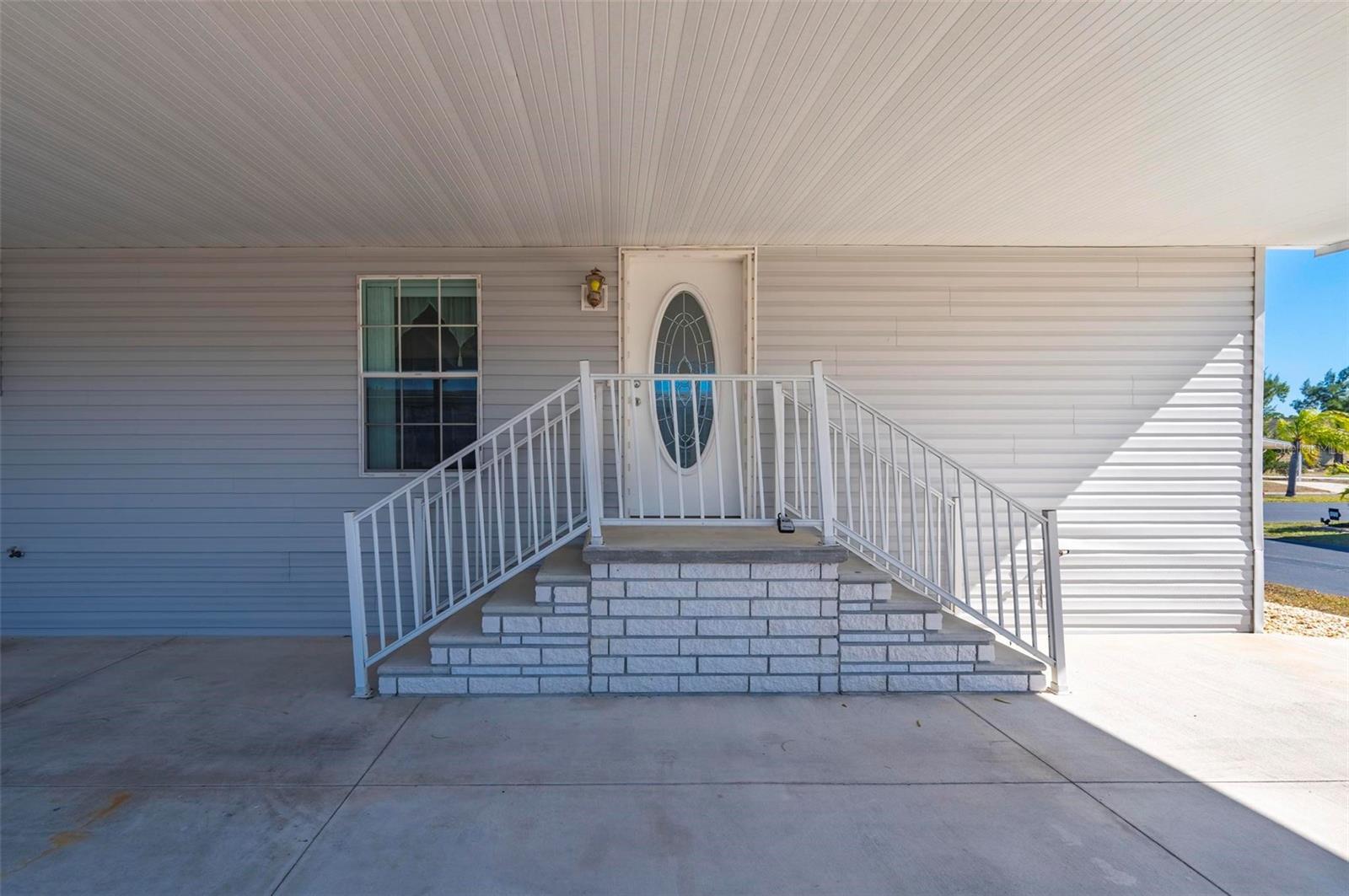 Image 3 of 56 For 1000 Kings Highway 413