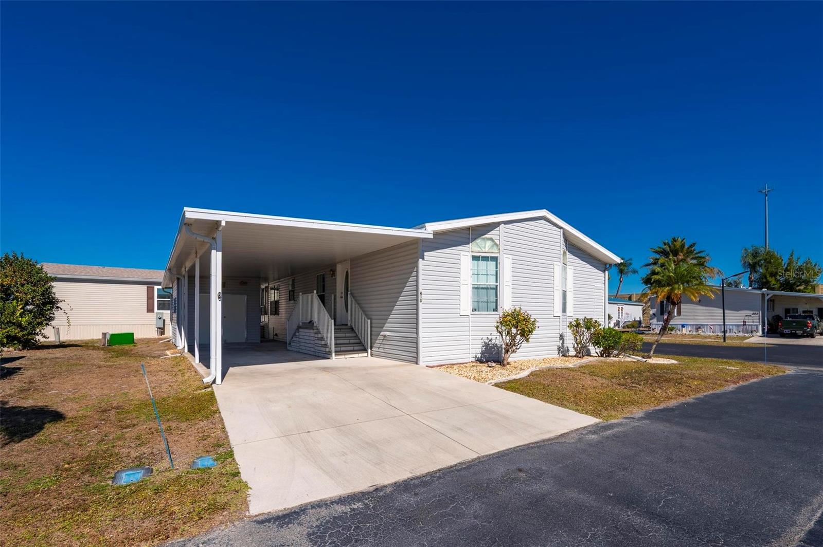 Image 31 of 56 For 1000 Kings Highway 413