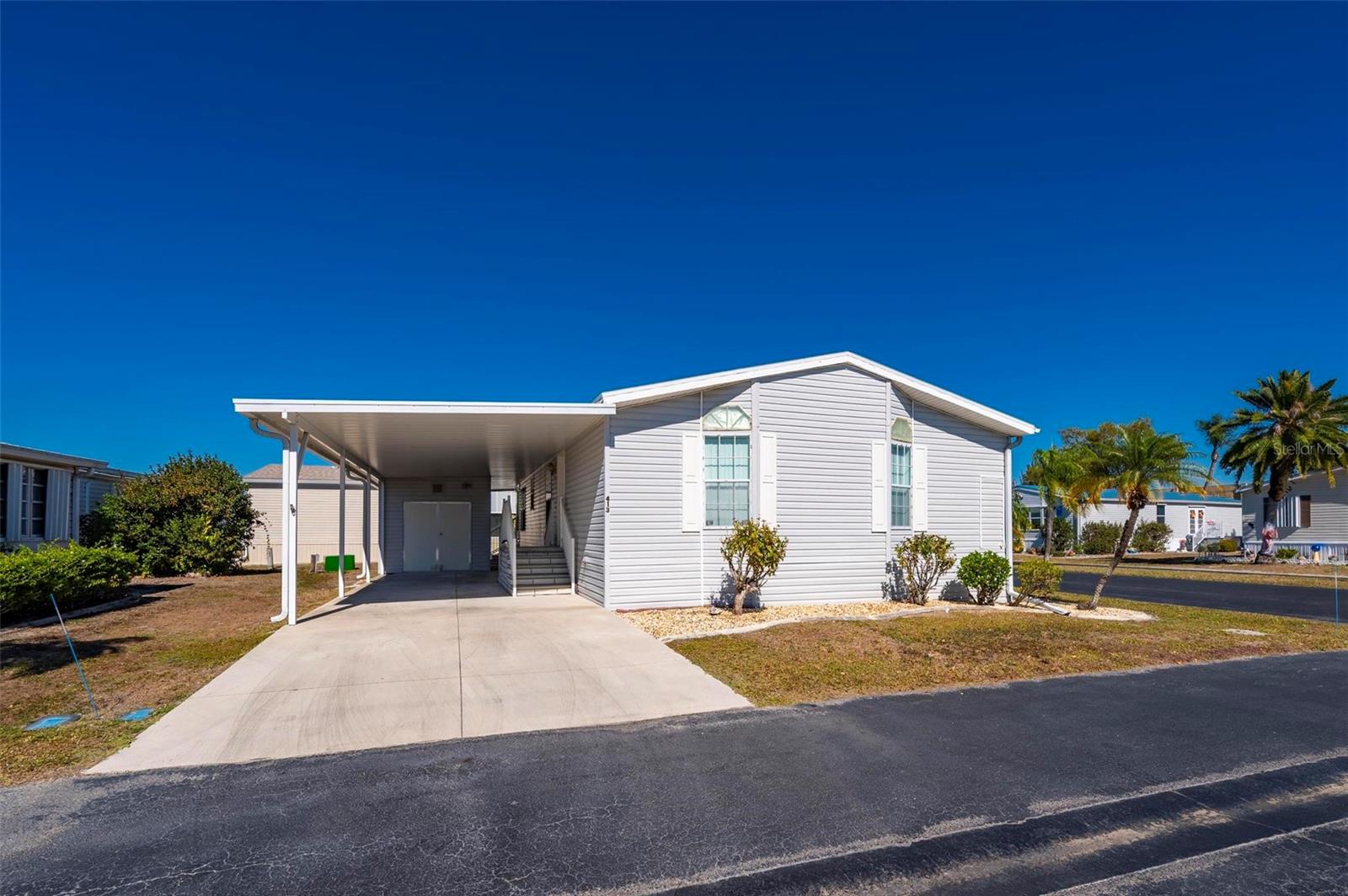 Image 33 of 56 For 1000 Kings Highway 413