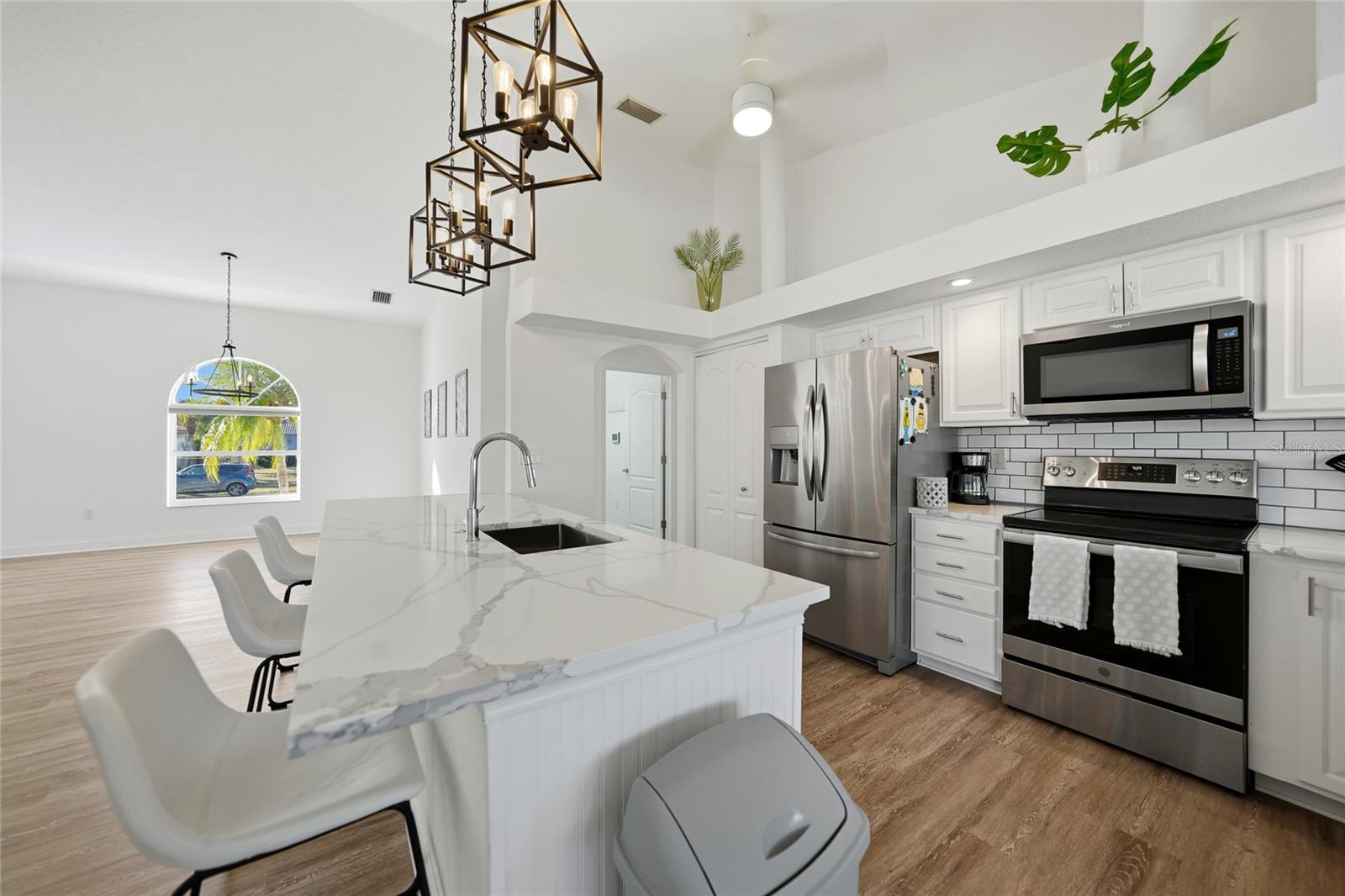 Image 10 of 37 For 2300 Via Esplanade