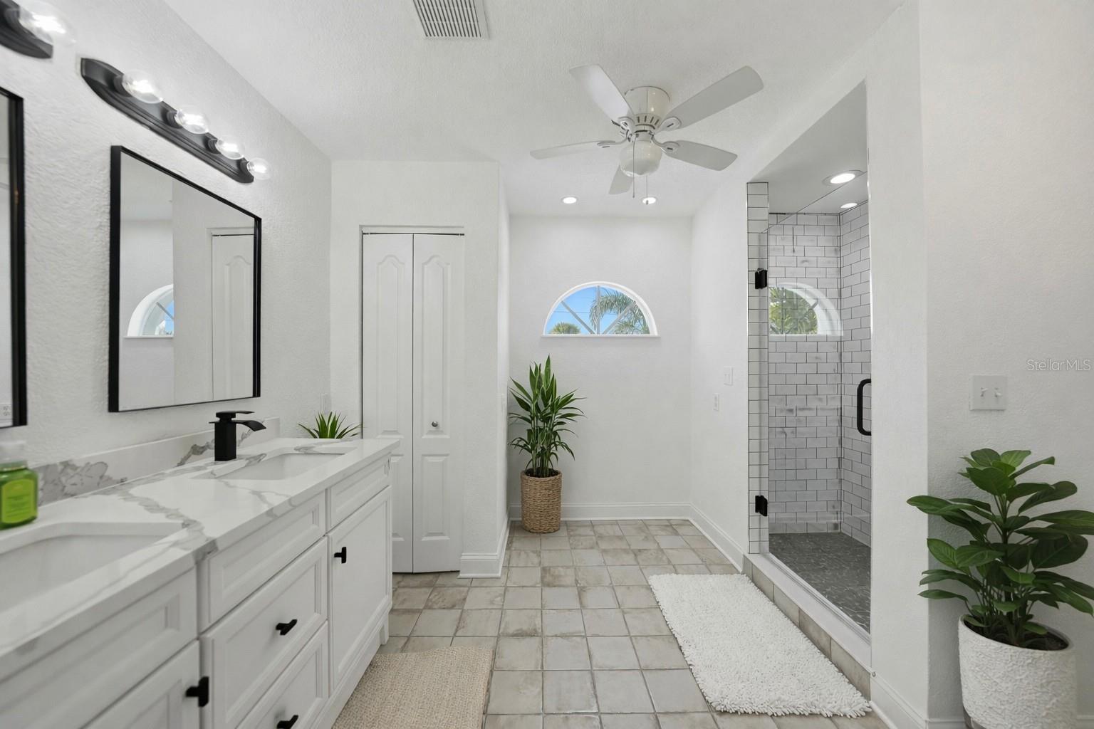 Image 18 of 37 For 2300 Via Esplanade