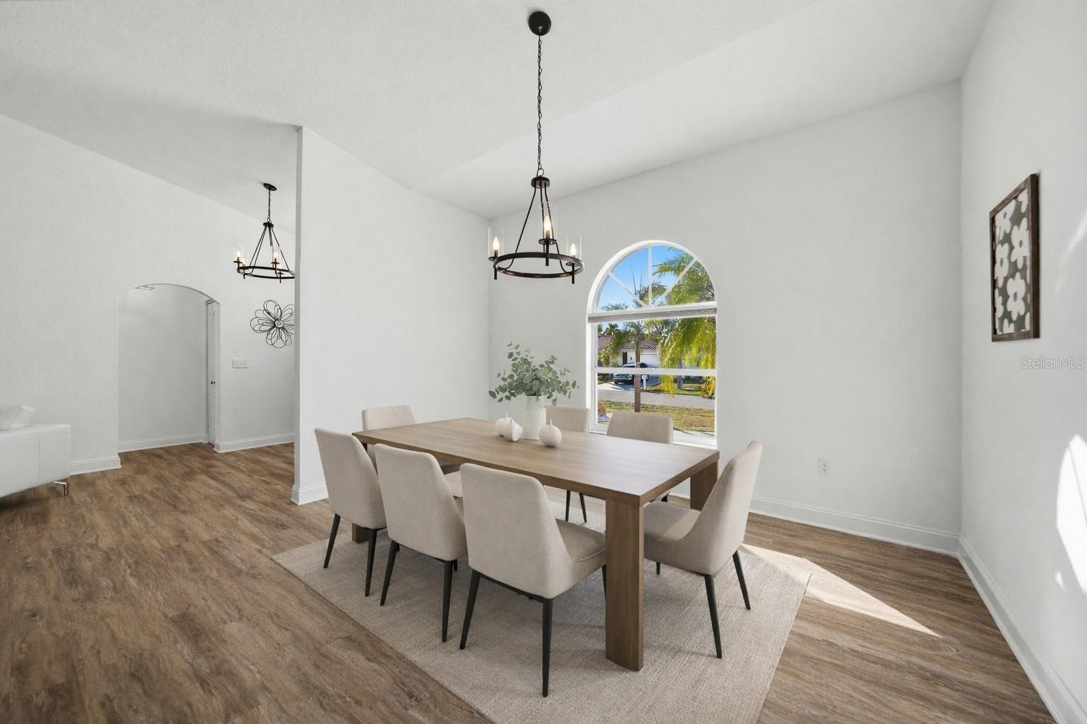 Image 5 of 37 For 2300 Via Esplanade