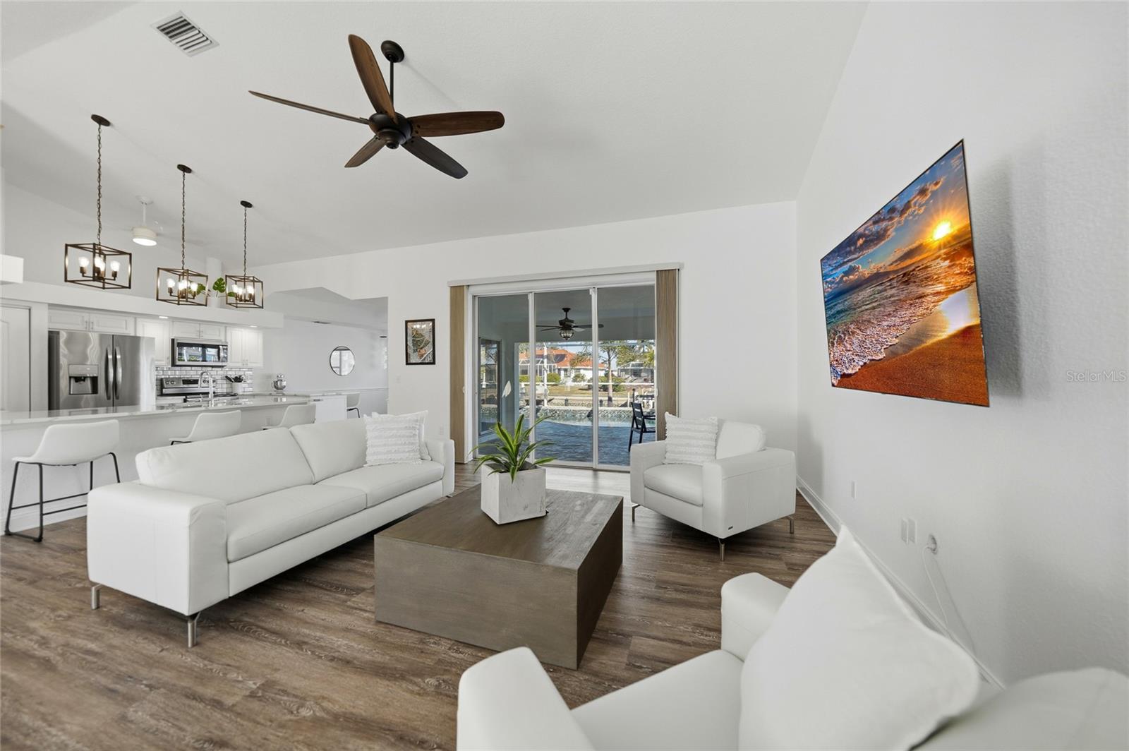 Image 8 of 37 For 2300 Via Esplanade