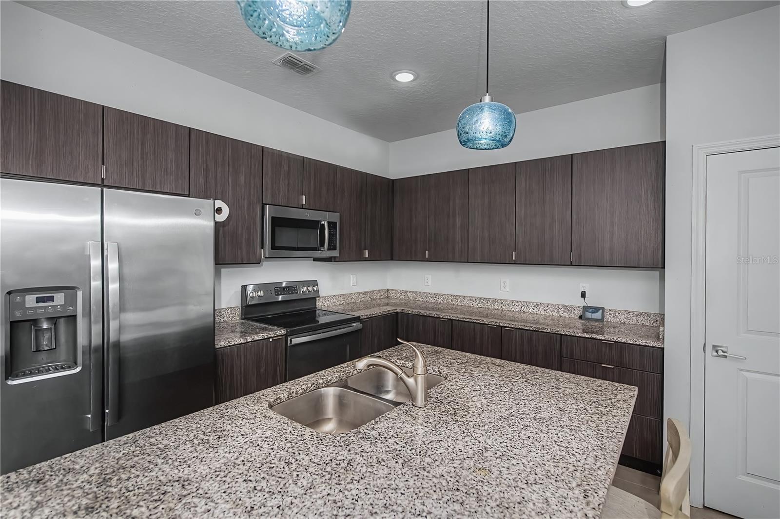 Image 14 of 64 For 2581 Ananas Road