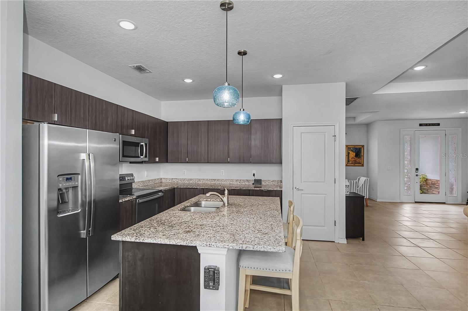 Image 15 of 64 For 2581 Ananas Road