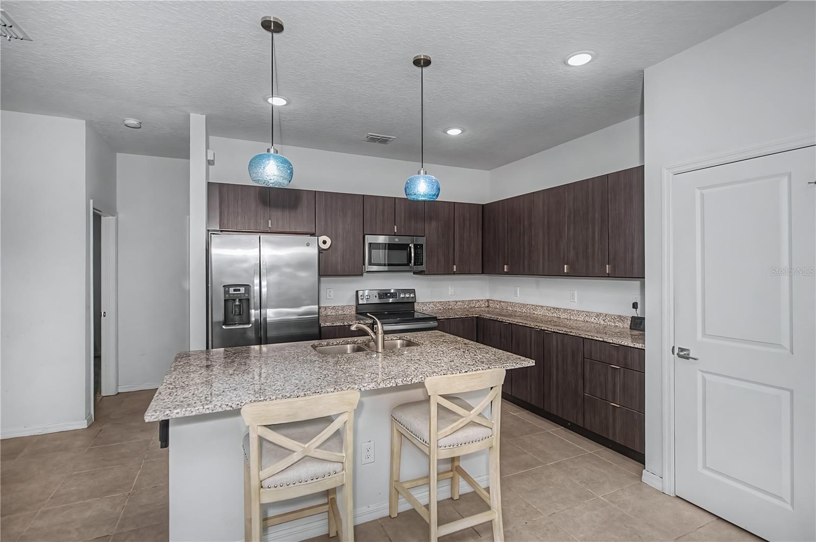 Image 16 of 64 For 2581 Ananas Road