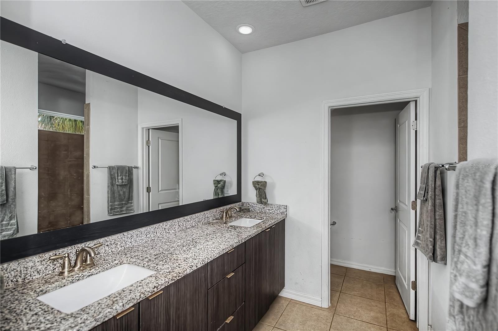 Image 27 of 64 For 2581 Ananas Road