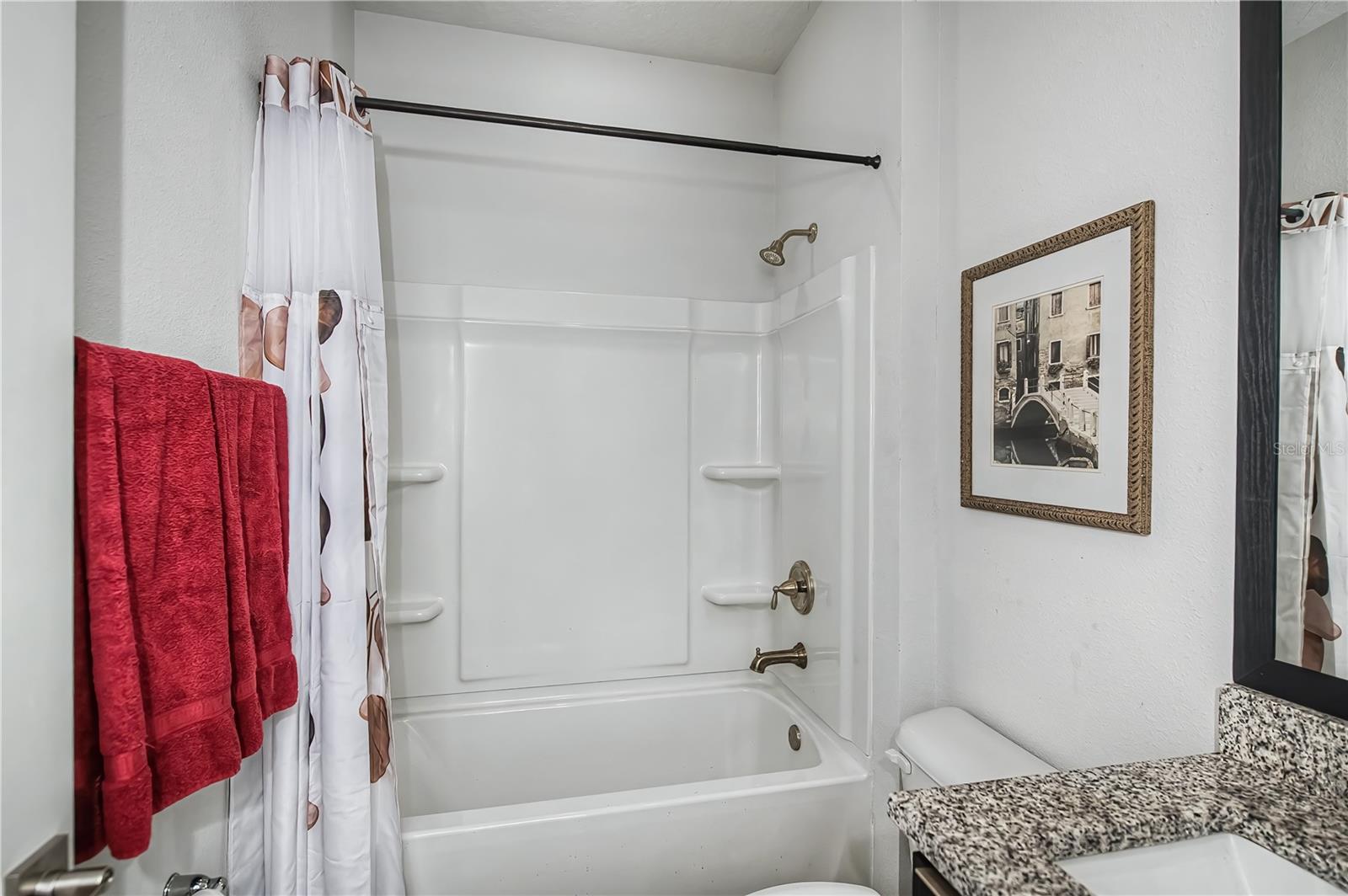 Image 40 of 64 For 2581 Ananas Road