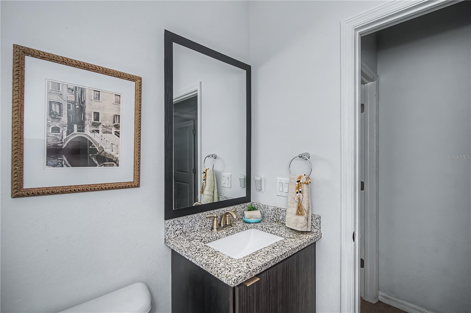 Image 41 of 64 For 2581 Ananas Road