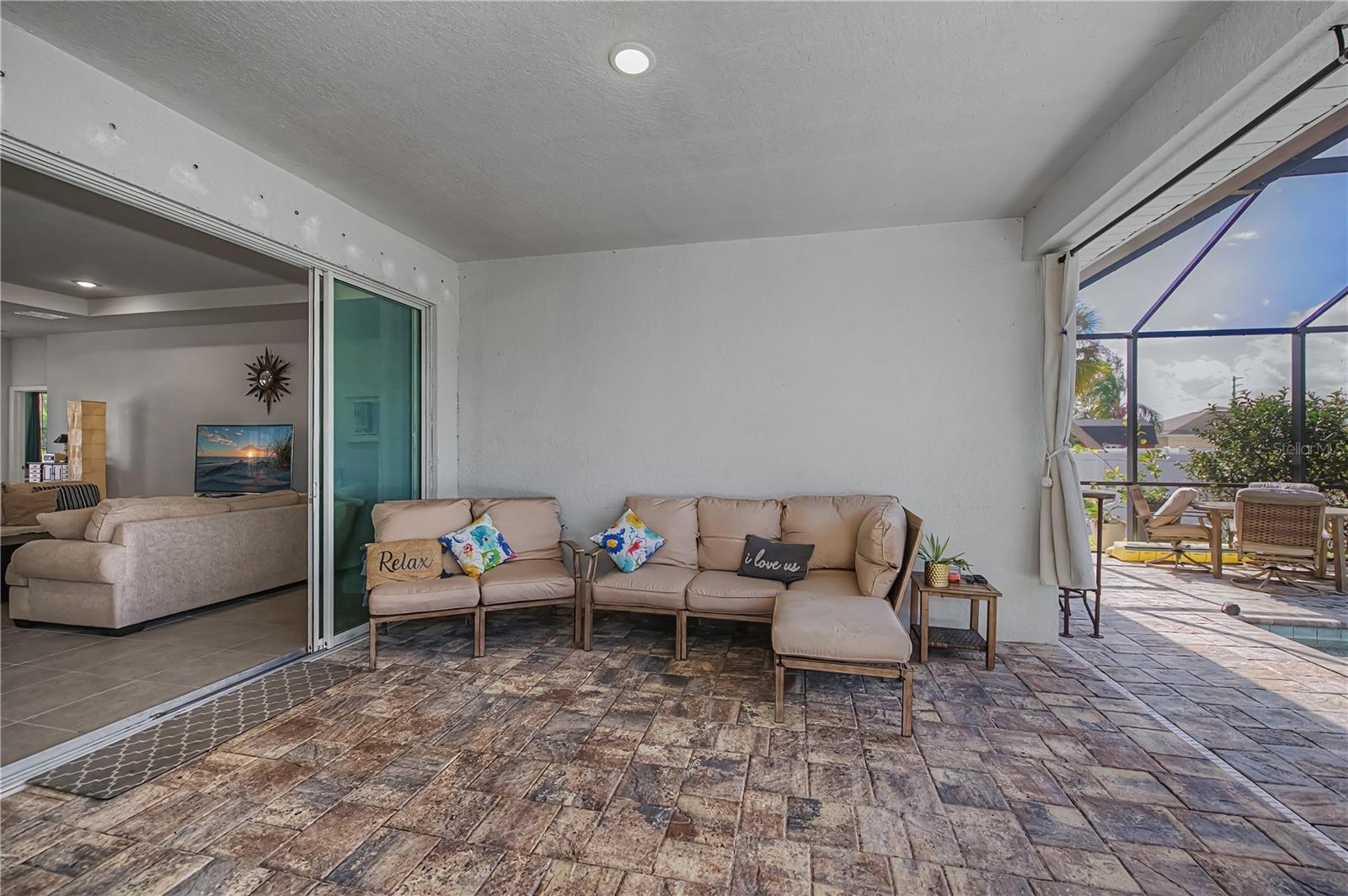 Image 47 of 64 For 2581 Ananas Road